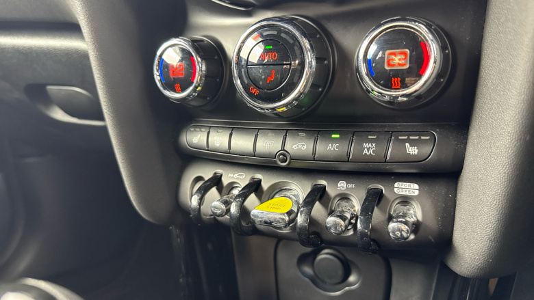 MINI Hatchback 135kW Cooper S Level 2 33kWh 3dr Auto Electric Hatchback